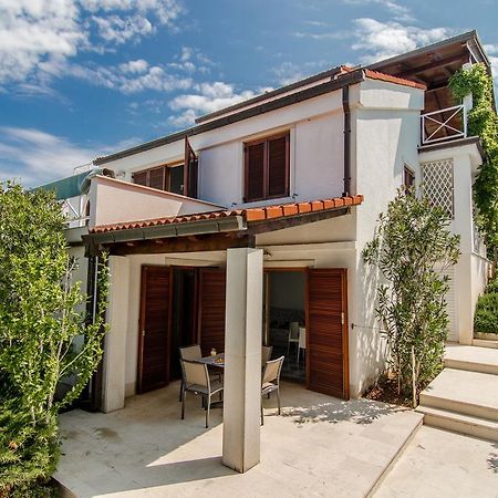 Apartmani Alice Njivice Kültér fotó
