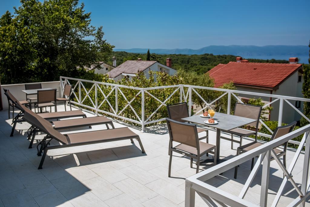 Apartmani Alice Njivice Kültér fotó
