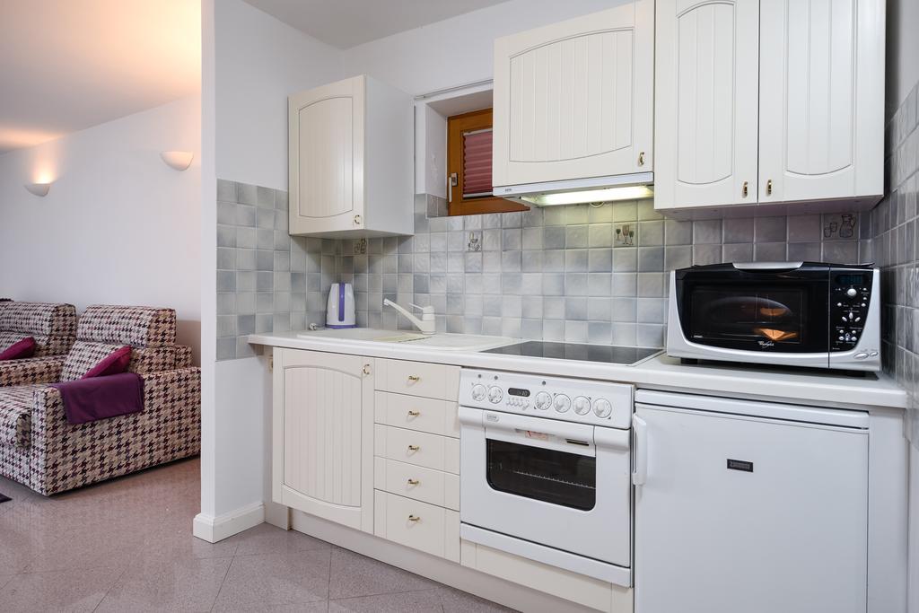 Apartmani Alice Njivice Kültér fotó