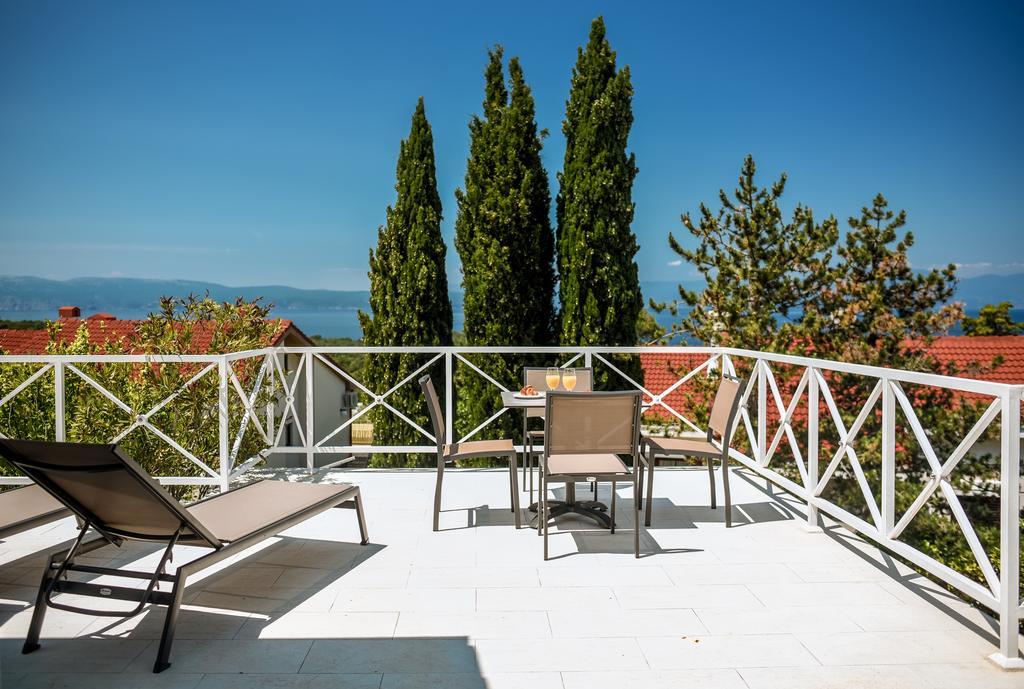 Apartmani Alice Njivice Kültér fotó