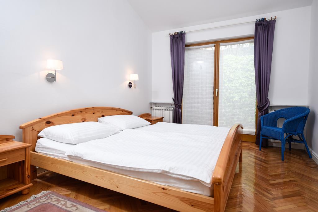Apartmani Alice Njivice Kültér fotó