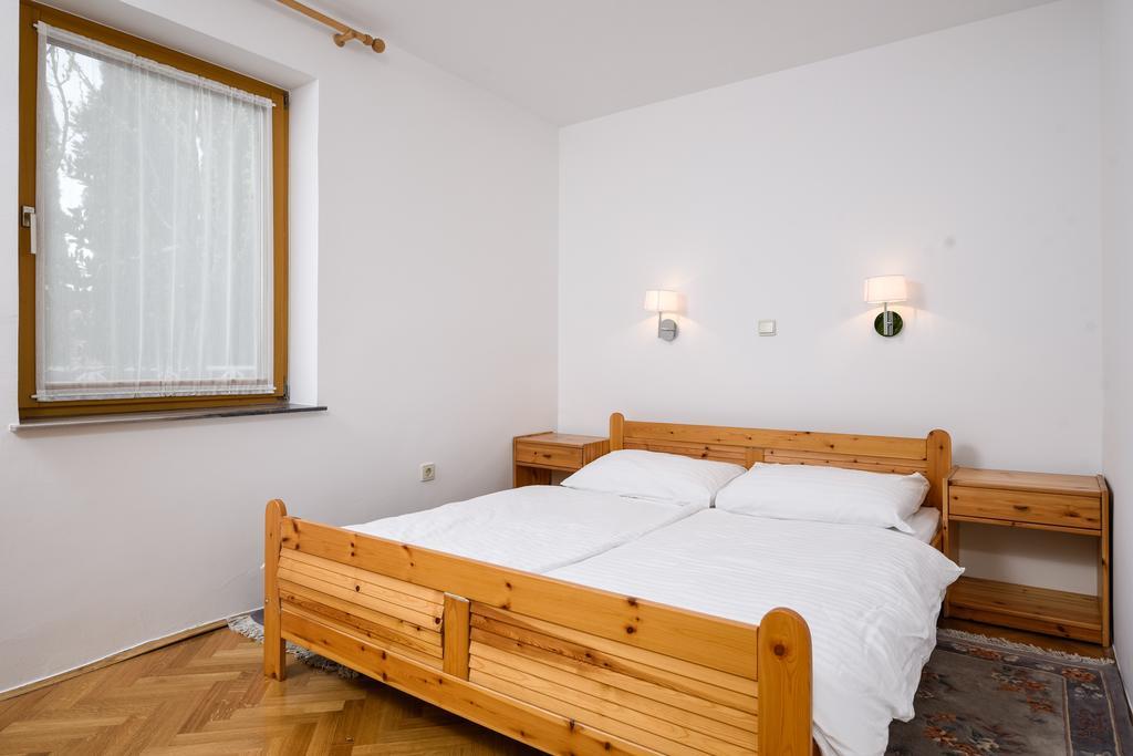 Apartmani Alice Njivice Kültér fotó