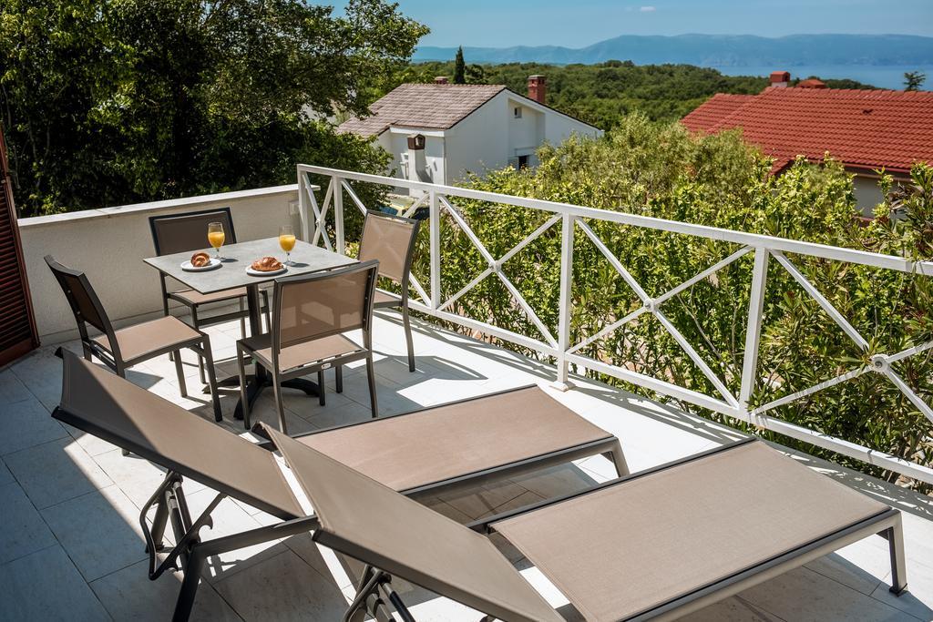 Apartmani Alice Njivice Kültér fotó