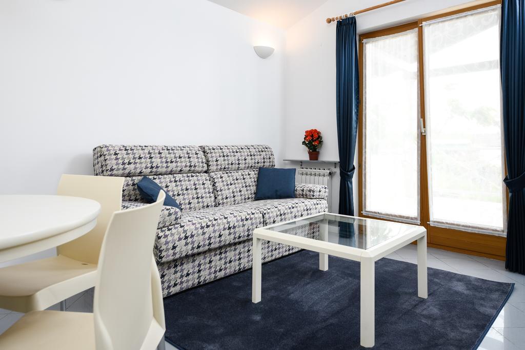 Apartmani Alice Njivice Kültér fotó