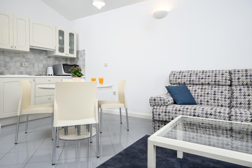 Apartmani Alice Njivice Kültér fotó