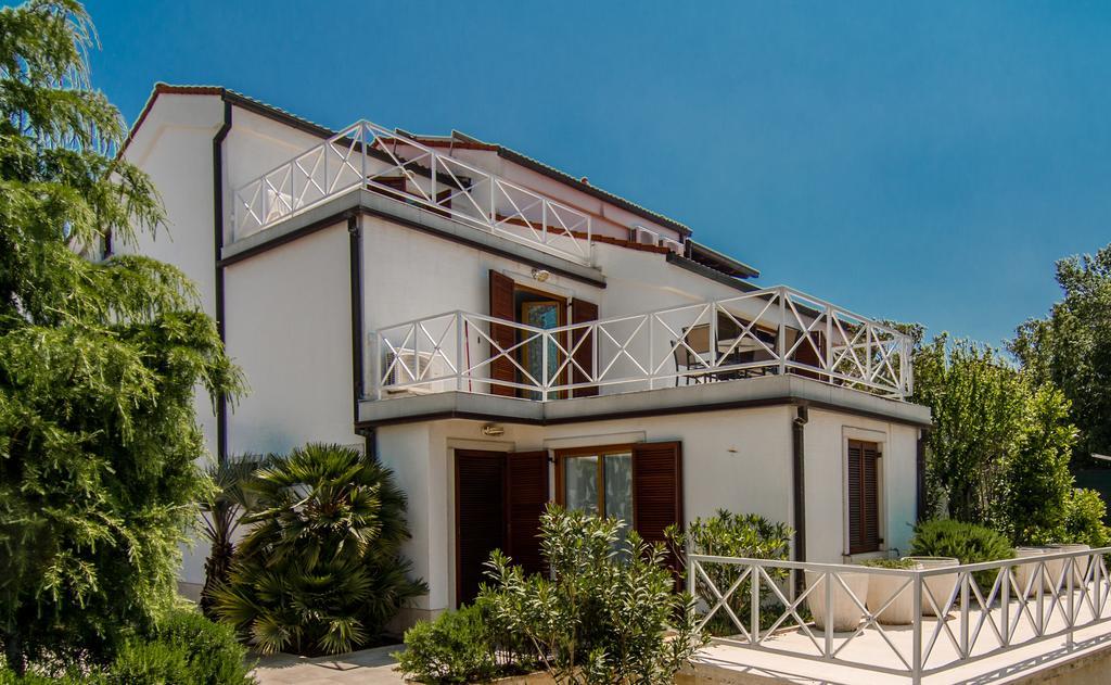 Apartmani Alice Njivice Kültér fotó